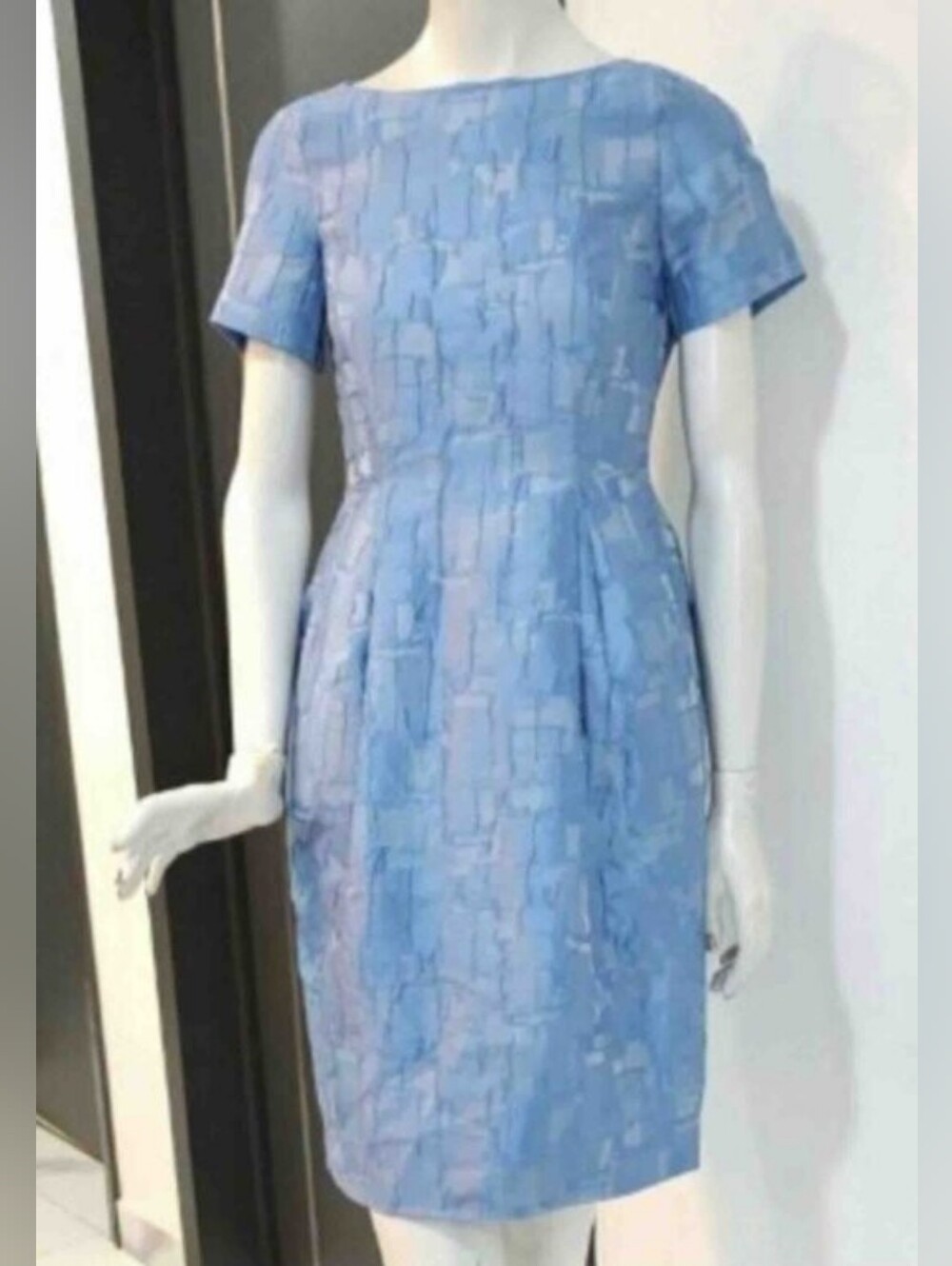 Carolina Herrera Powder Blue Textured Short-Sleeve Sheath Dress - Picture 8 of 9